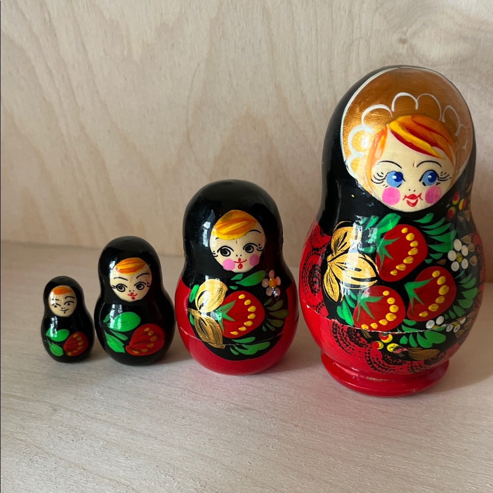 Colorful Russian Nesting Dolls